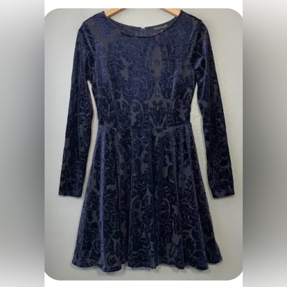 Dark navy velvety dress